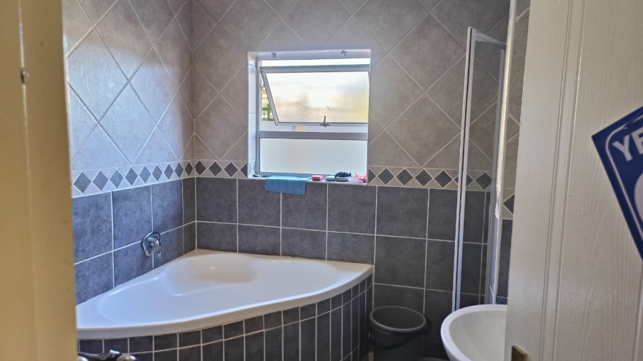 To Let 3 Bedroom Property for Rent in Parklands Western Cape